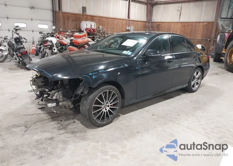 2018 Mercedes-Benz E 300 4Matic из США, поврежденный, VIN WDDZF4KB4JA377217